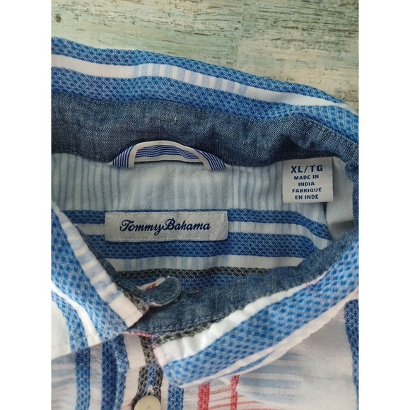 Tommy Bahama Men's XL Striped Short Sleeve Button Down Shirt - Picture 2 of 5